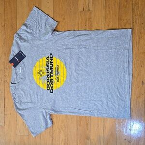 NWT Fanatics Soccer T-Shirt Mens Medium